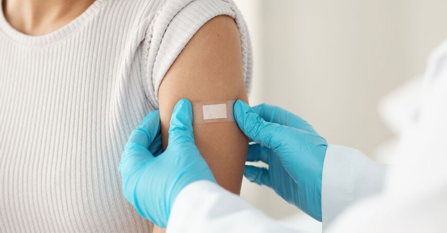 Punkkirokotus suojaa puutiaisaivokuumeelta, joka on TBE-viruksen aiheuttama tulehdustauti, joka tarttuu punkin pureman välityksellä.