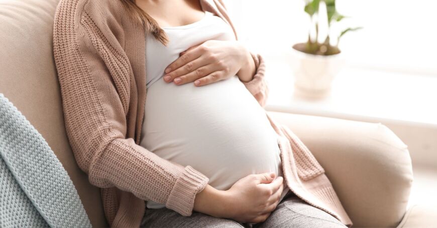 Raskausaikana keho muuttuu ja raskaana olevalle naiselle on kasvanut upea vauvamaha.